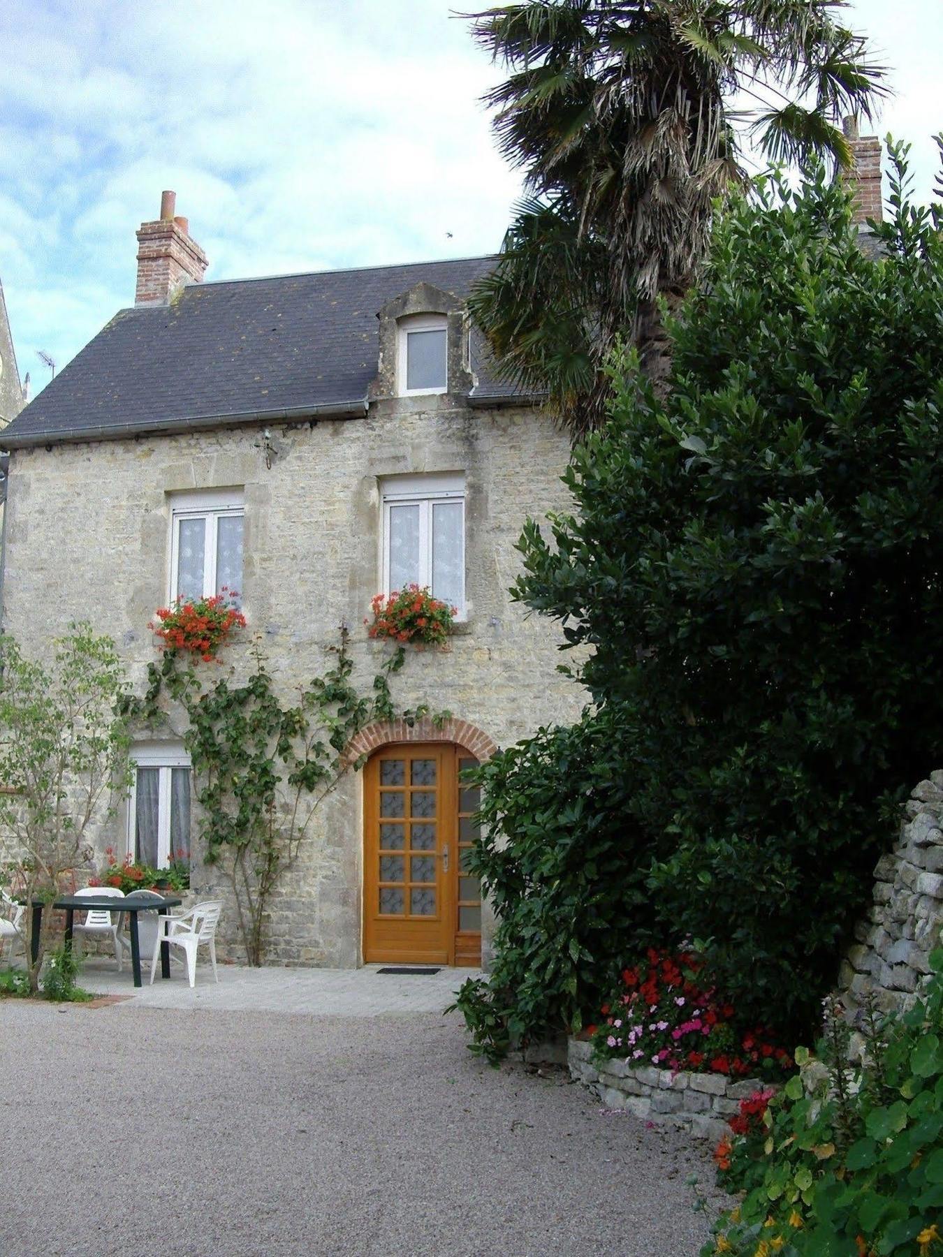 Chambres d'hôtes de l'Eglise Sainte-Mere-Eglise Exterior foto